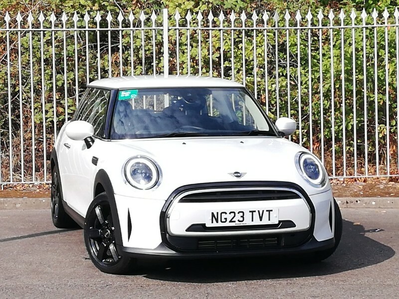 Mini Hatch 1.5 Cooper Classic Premium NG23TVT White