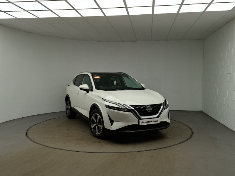 Nissan Qashqai 1.3 Dig-t Mh N-connecta Glass Roof White