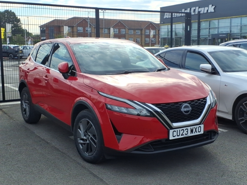 Nissan Qashqai 1.3 Dig-t Mh Acenta Premium Red