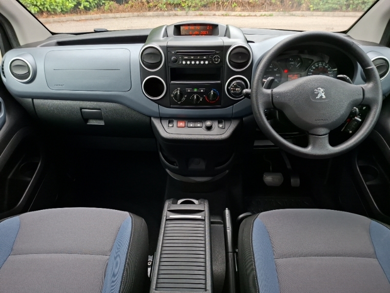 Peugeot Partner Tepee 1.6 E-hdi 92 S Egc Grey #3