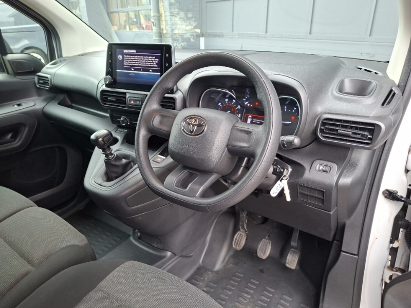 Toyota Proace City 1.5D 100 Active Van 6 Speed White #3