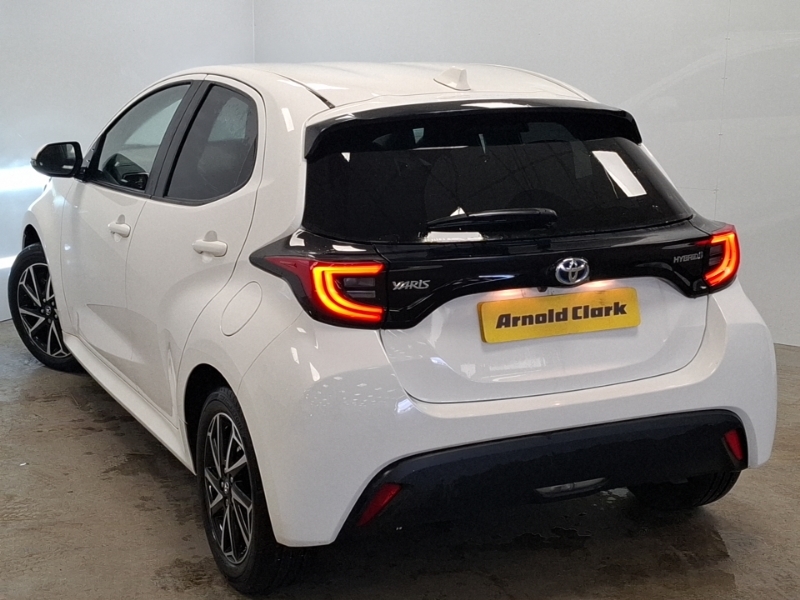 Toyota Yaris 1.5 Hybrid Design Cvt White