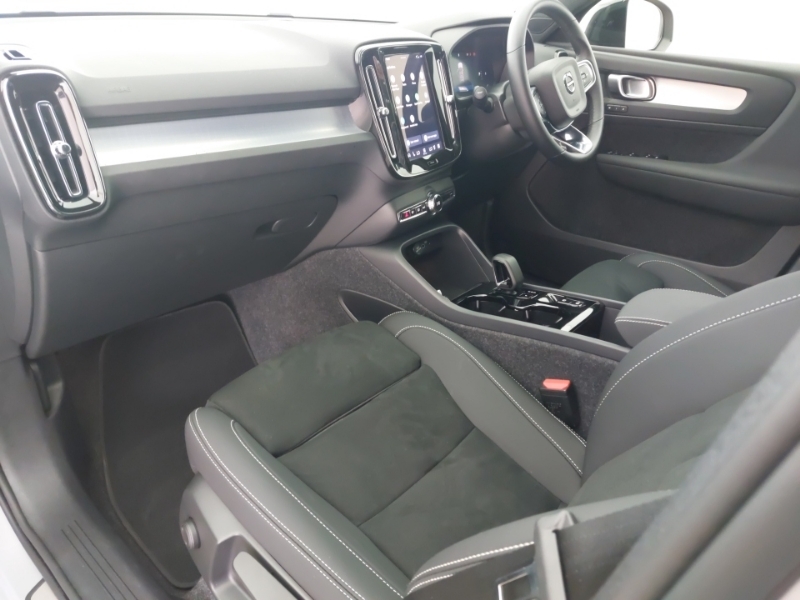 Volvo XC40 2.0 B4p Plus Dark RV75PWZ Grey #5