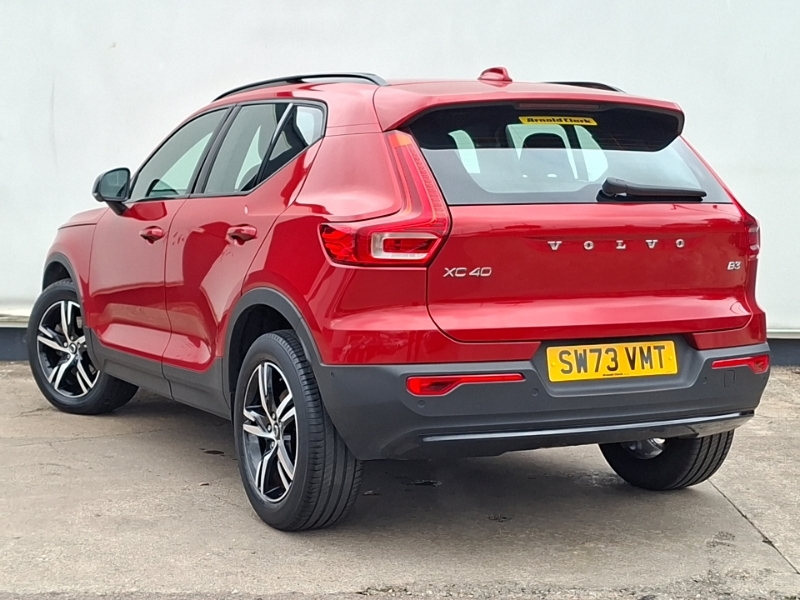 Volvo XC40 2.0 B3p Plus Dark SW73VMT Red #2