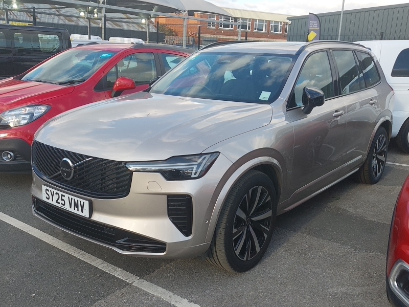 Volvo XC90 2.0 B5p Plus Dark Awd Geartronic Gold