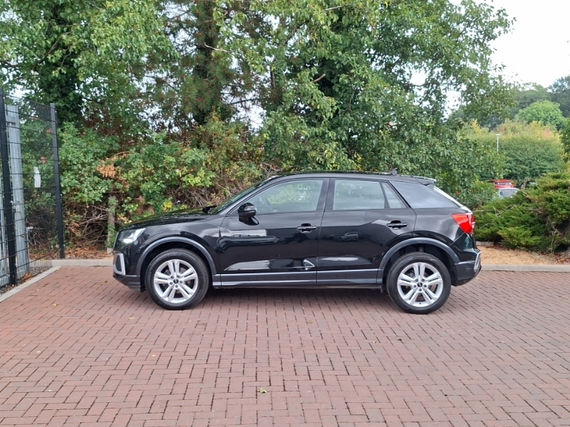 Audi Q2 35 Tfsi Sport EJ23WUL Black #4