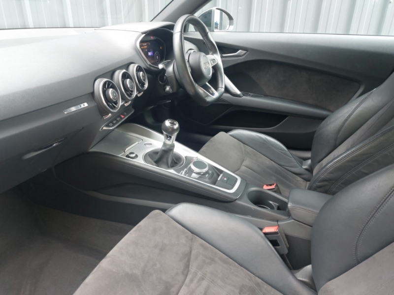 Audi TT 1.8T Fsi Sport LF66BYP Black #5