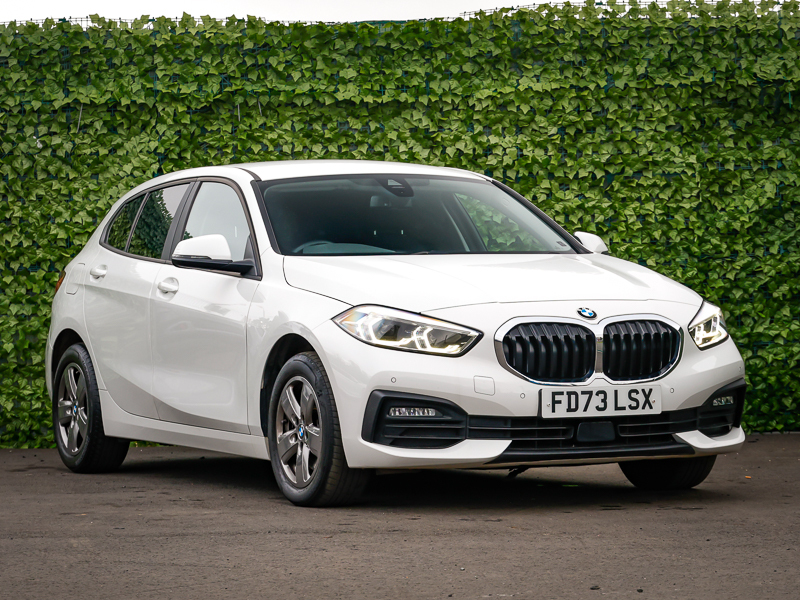 BMW 1 Series 116D Se Step Live Cockpit Professional White