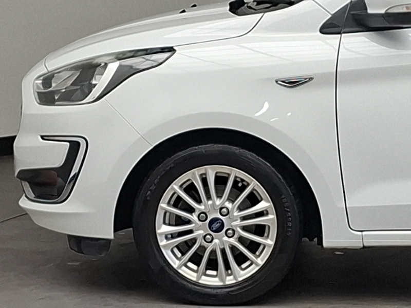 Ford KA+ Active White #19