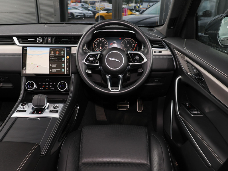Jaguar F-Pace R-dynamic S Black #7