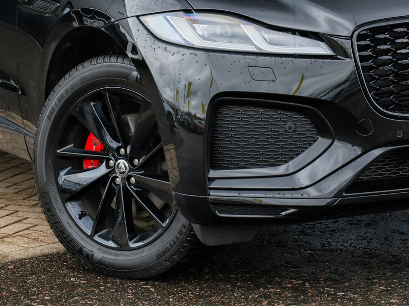 Jaguar F-Pace R-dynamic S Black #9
