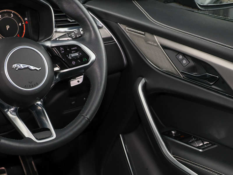 Jaguar F-Pace R-dynamic S Black #12