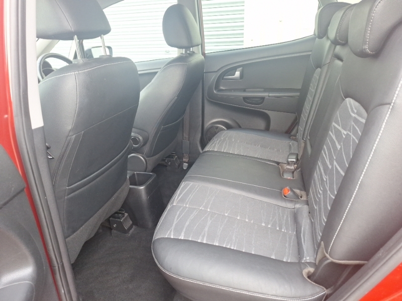 Kia Venga 1.6 3 6 Red #6