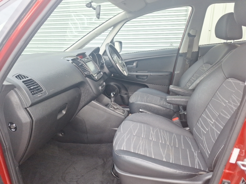 Kia Venga 1.6 3 6 Red #5