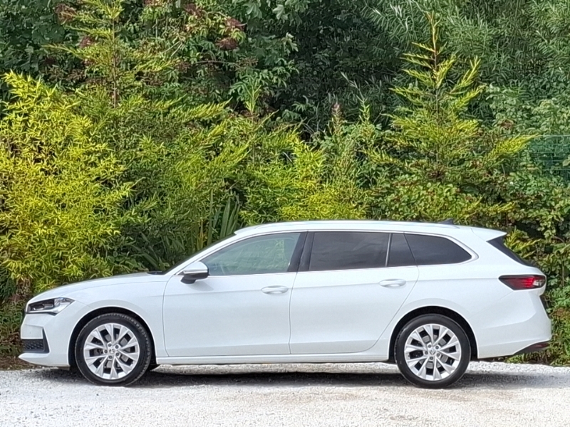 Skoda Superb 2.0 Tdi Se L Dsg White #4