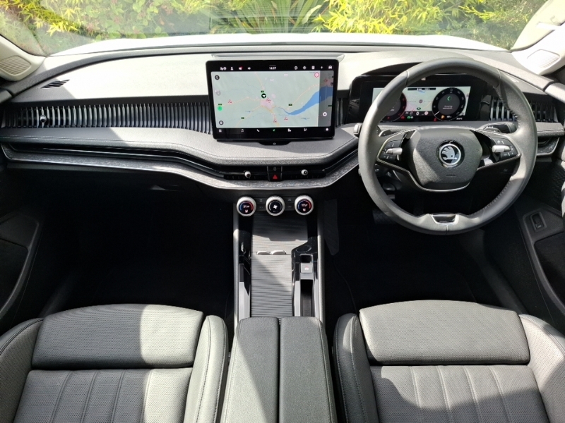 Skoda Superb 2.0 Tdi Se L Dsg White #3