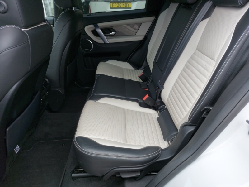 Land Rover Discovery Sport 2.0 D240 R-dynamic Hse OE69WWK White #6
