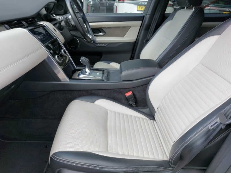 Land Rover Discovery Sport 2.0 D240 R-dynamic Hse OE69WWK White #5