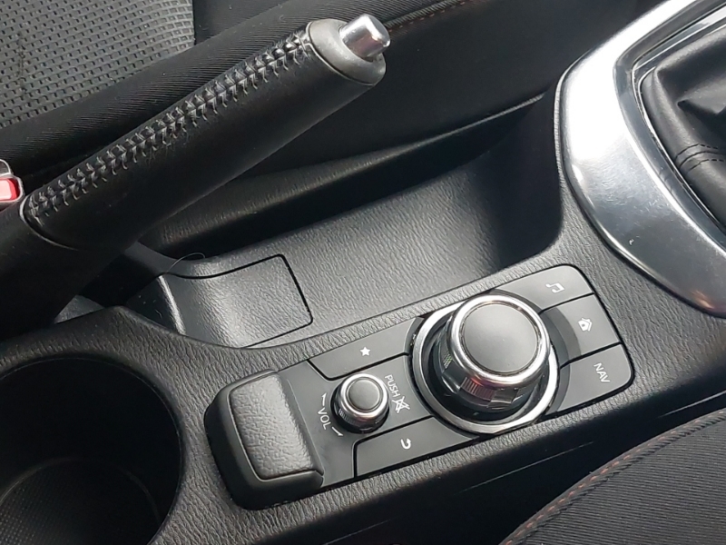 Mazda 2 Se-l White #16