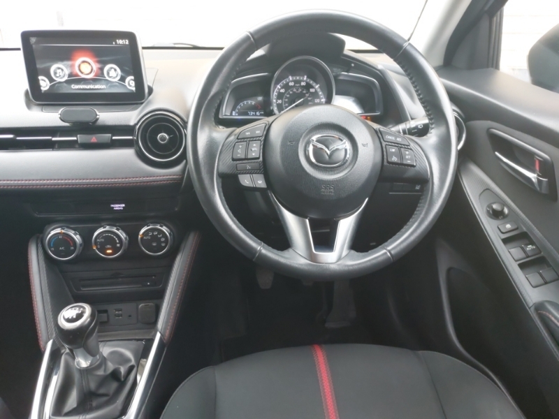 Mazda 2 Se-l White #8