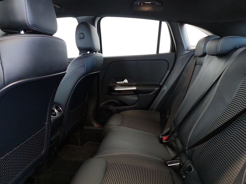 Mercedes-Benz GLA Class Gla 180 Sport NU71XRO Black #6