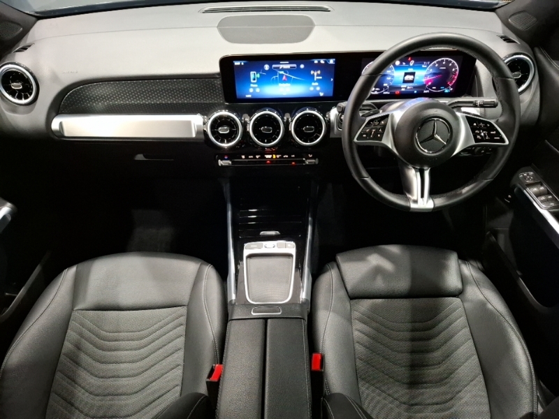 Mercedes-Benz GLB Class Glb 200 Sport Executive 7G-tronic Black #3