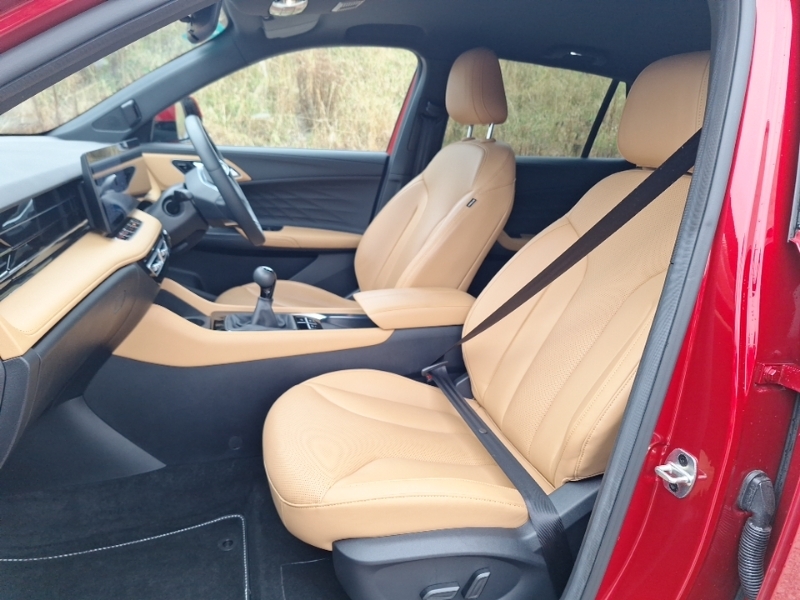 MG HS 1.5 T-gdi Trophy LC74EJA Red #5