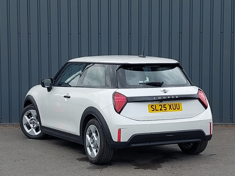 Mini Hatch 1.5 C Classic SL25XUU White #2