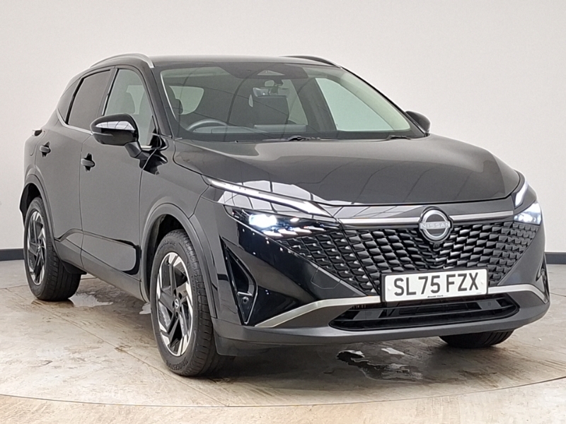 Nissan Qashqai 1.3 Dig-t Mh N-connecta Glass Roof Black