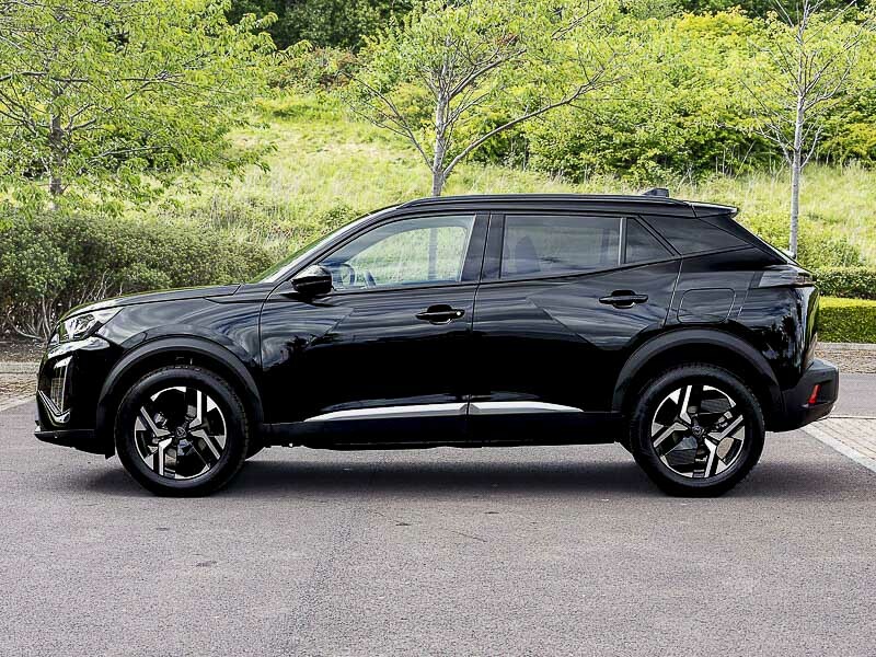 Peugeot 2008 1.2 Puretech Allure SH26LJX Black #4