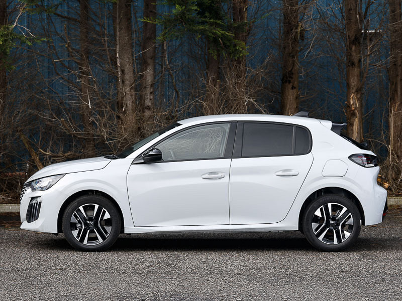 Peugeot 208 1.2 Hybrid 110 Allure E-dsc6 SH26BNB White #4