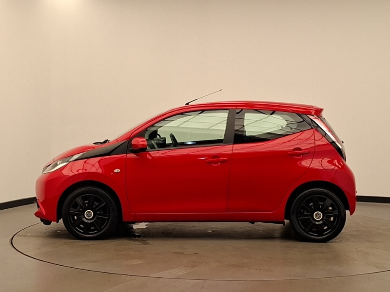 Toyota Aygo 1.0 Vvt-i X-play X-shift SL18ZPJ Red #4
