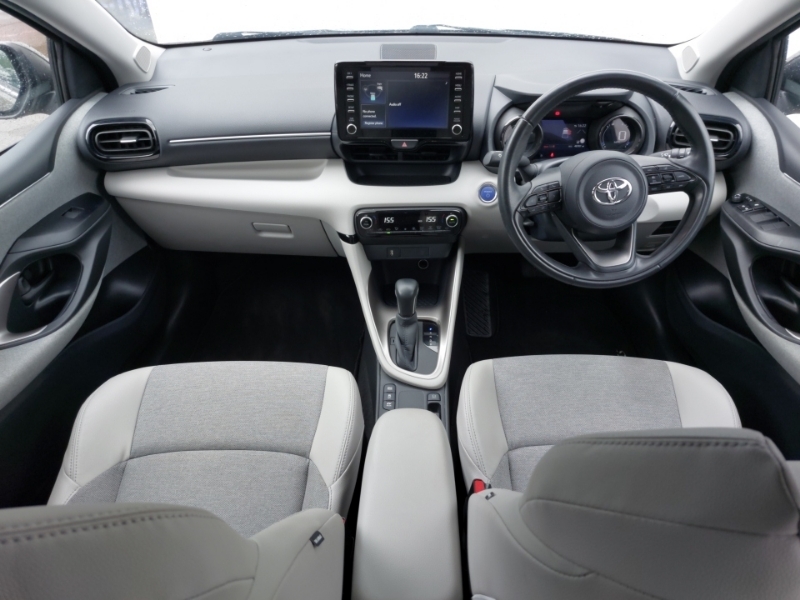 Toyota Yaris 1.5 Hybrid Excel Cvt DE21HBU Brown #3