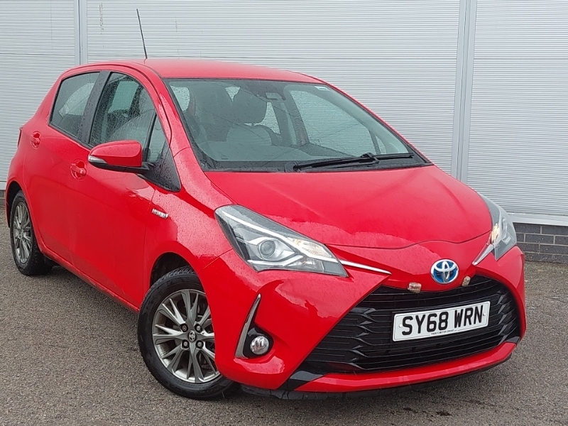 Toyota Yaris 1.5 Hybrid Icon Cvt Red