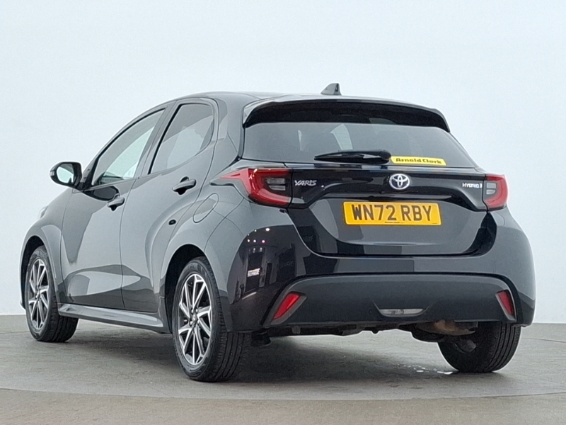 Toyota Yaris 1.5 Hybrid Design Cvt WN72RBY Black #2
