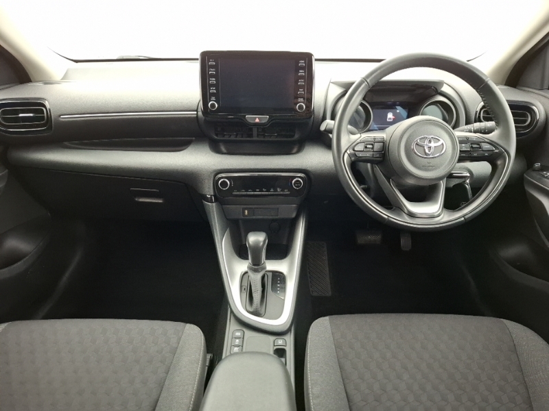 Toyota Yaris 1.5 Hybrid Design Cvt WN72RBY Black #3