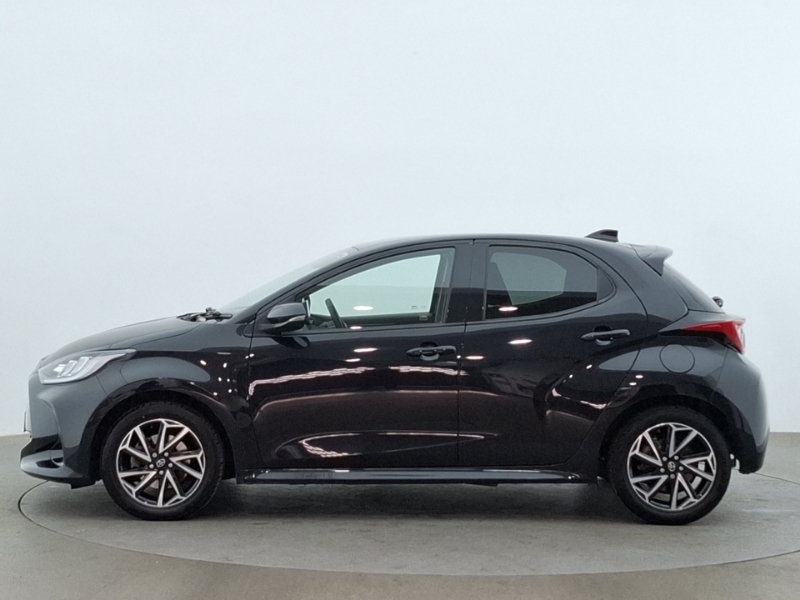 Toyota Yaris 1.5 Hybrid Design Cvt WN72RBY Black #4
