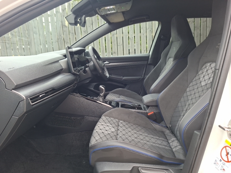 Volkswagen Golf 1.5 Tsi 150 Black Edition White #5