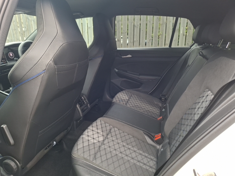 Volkswagen Golf 1.5 Tsi 150 Black Edition White #6