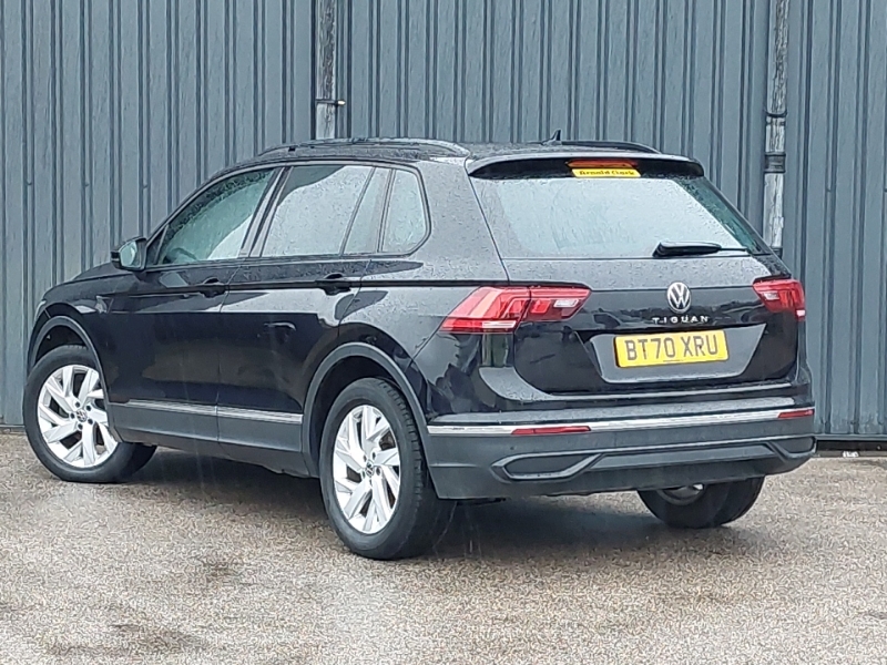 Volkswagen Tiguan 1.5 Tsi 150 Life Dsg BT70XRU Black #2