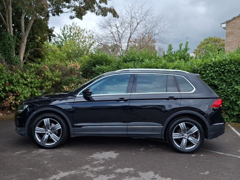 Volkswagen Tiguan 1.5 Tsi Evo 150 Match AX19CHO Black #4