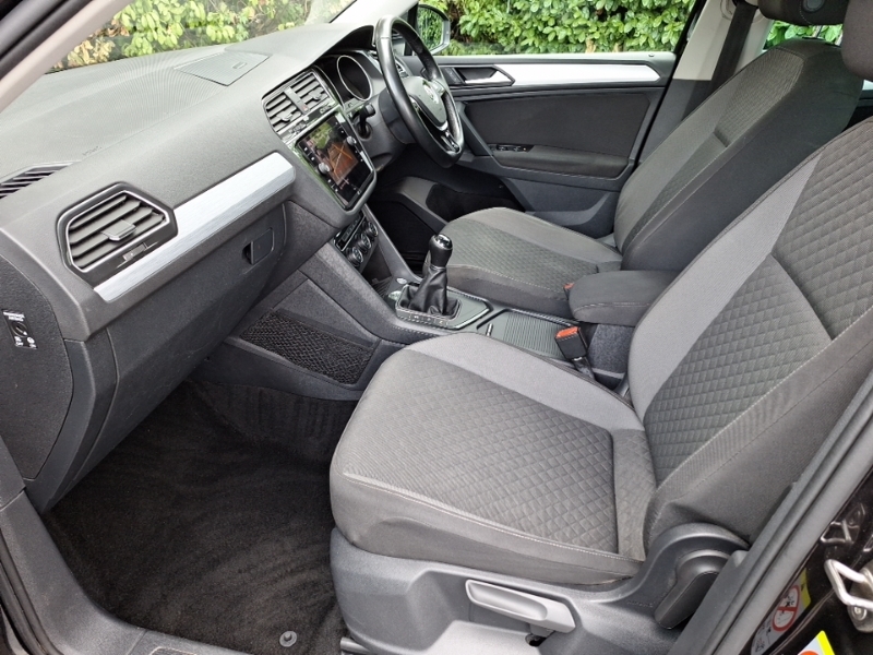 Volkswagen Tiguan 1.5 Tsi Evo 150 Match AX19CHO Black #5