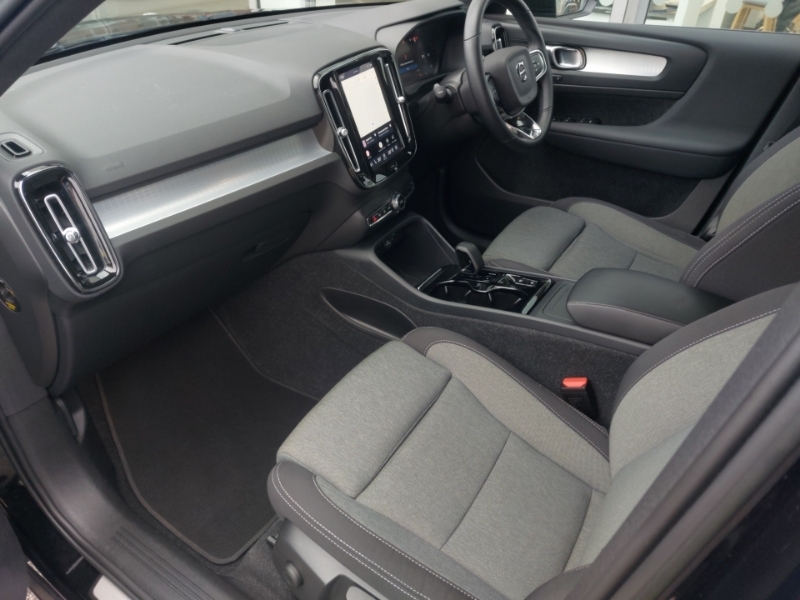 Volvo XC40 2.0 B3p Plus Dark NG22BBF Black #5