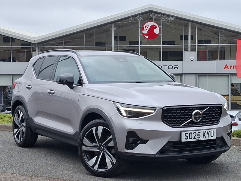 Volvo XC40 2.0 B3p Ultra Dark Silver