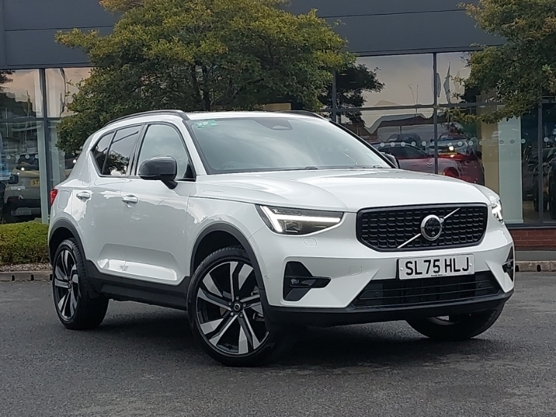 Volvo XC40 2.0 B3p Ultra Dark White