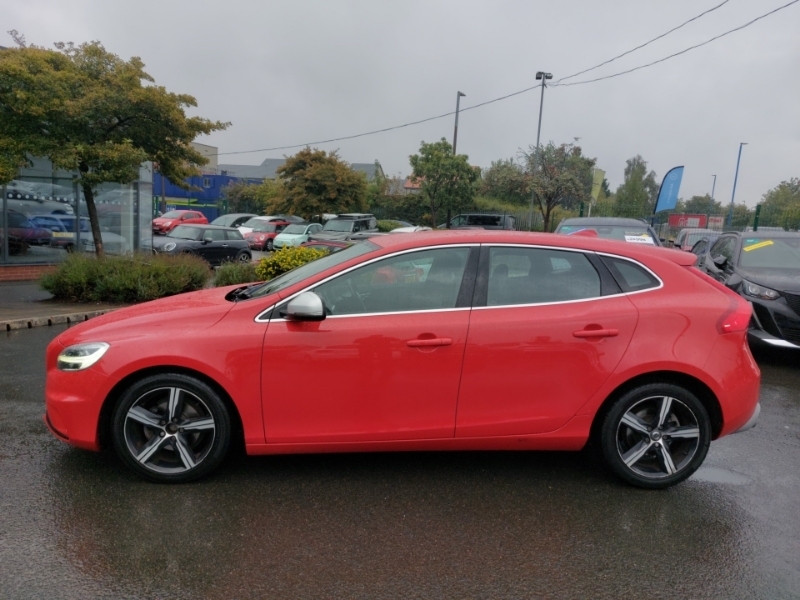 Volvo V40 D2 120 R Design Red #4