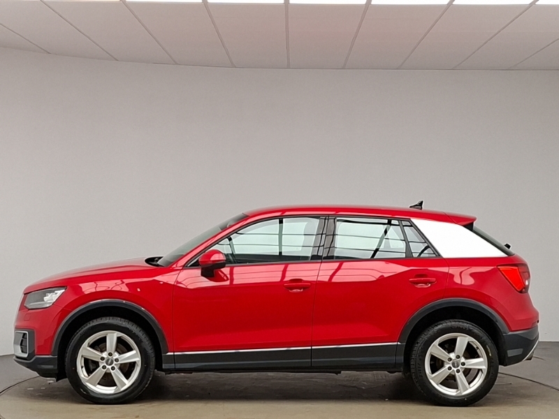 Audi Q2 1.0 Tfsi Sport DF19URY Red #4
