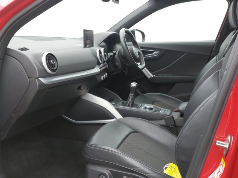 Audi Q2 30 Tfsi Black Edition SB21VYZ Red #5