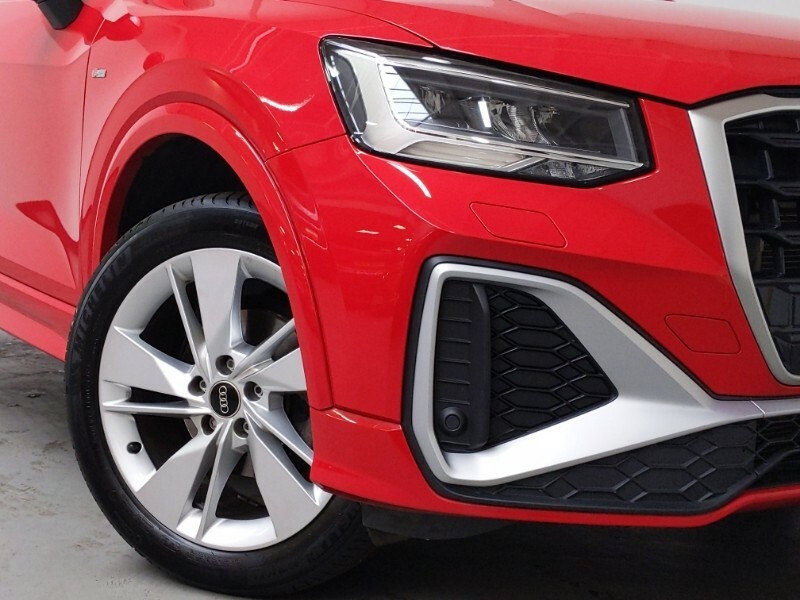 Audi Q2 Technik Black #9
