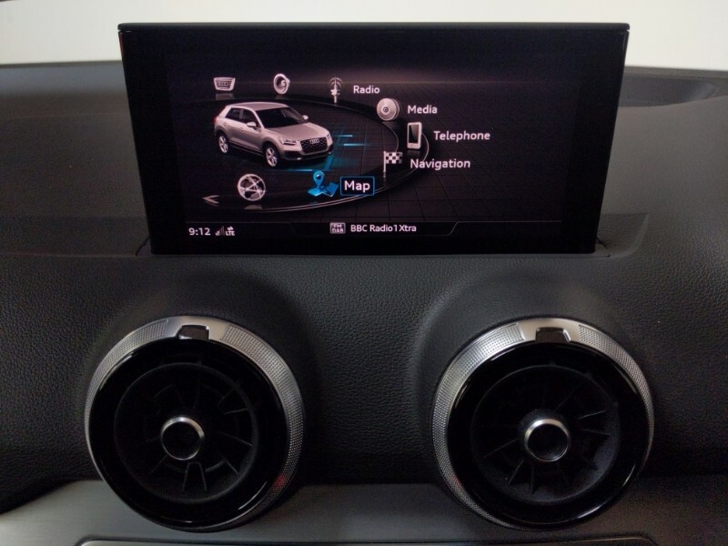Audi Q2 Technik Black #11